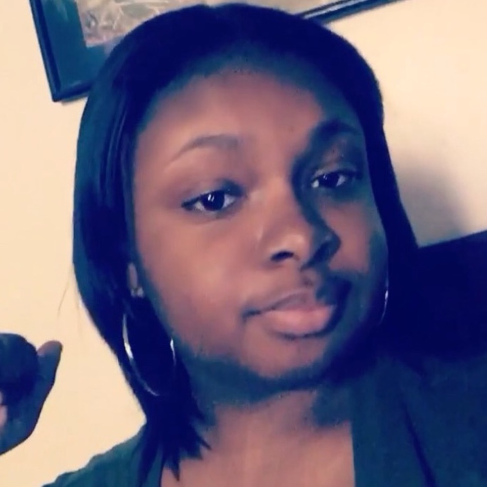 Meet your Posher, Adriana